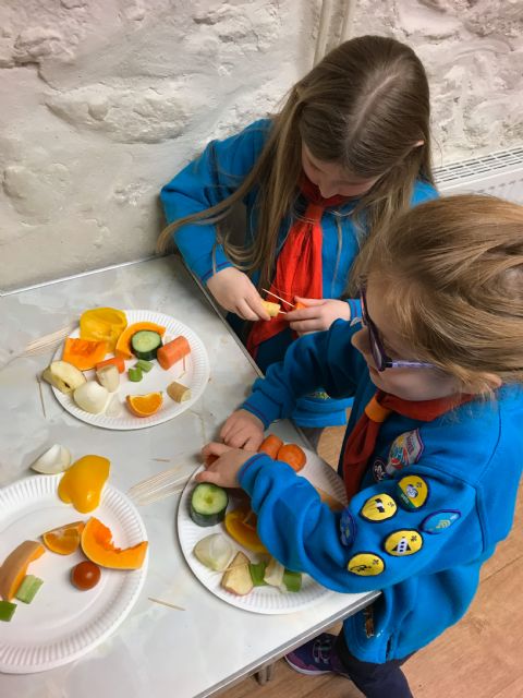 Beavers learning about nutrition and yummy fruit!
